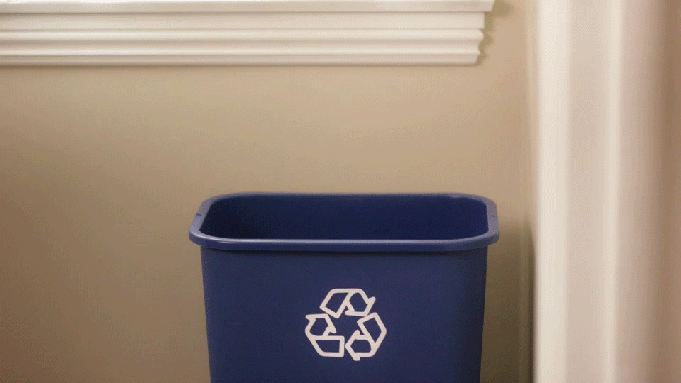 Gif mostrando a prática da reciclagem